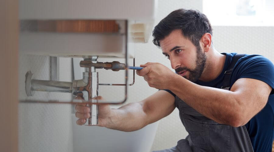 Professional water heater installation services in Flora, IL